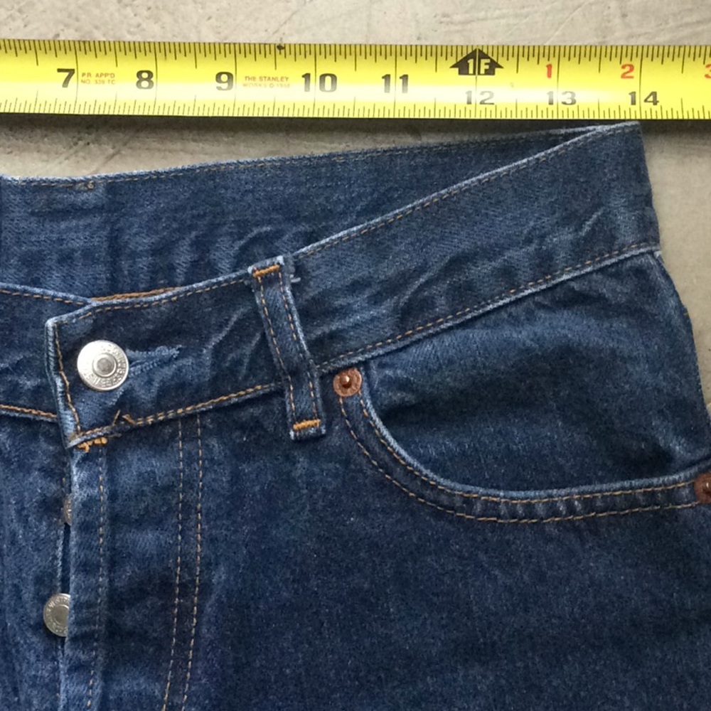 Levi 501 cut off shorts. - Picture 4 of 8